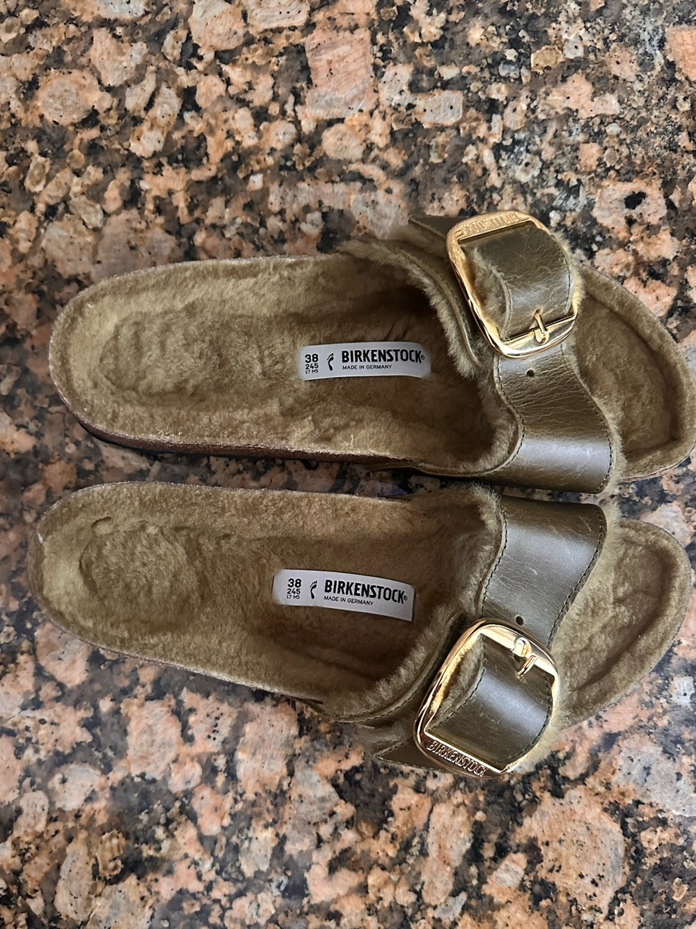 Birkenstock Madrid Big Buckle Shearling Oiled Leather Sandals in Olive Sz 38 - Picture 8 of 9